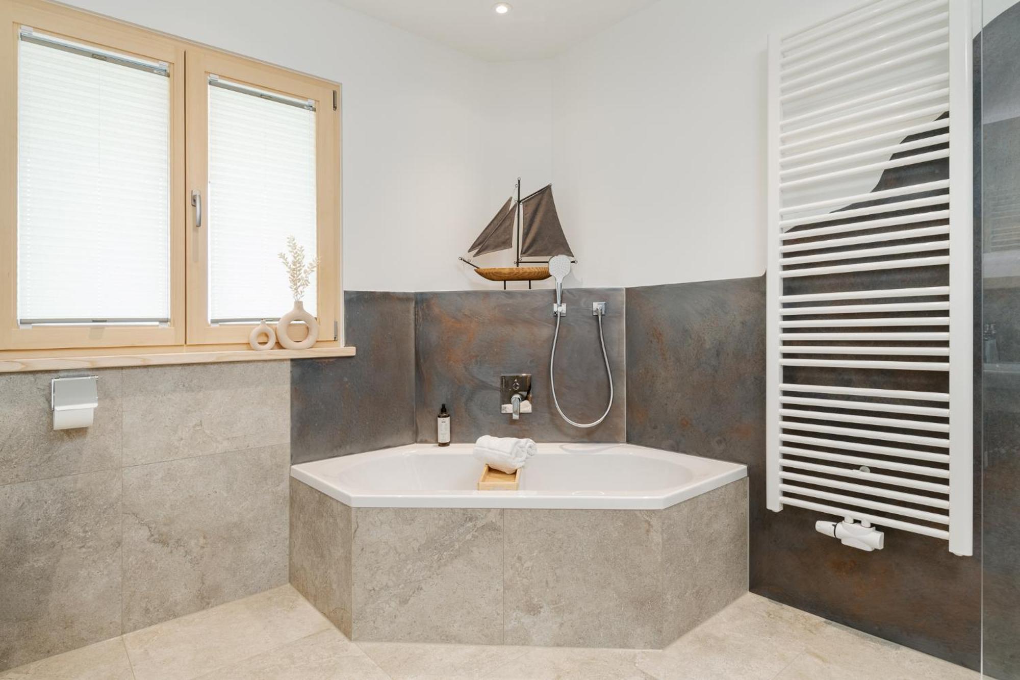 Fenjoy: Ferienapartment In Neubau / Balkon / Bbq Bernau am Chiemsee Zewnętrze zdjęcie